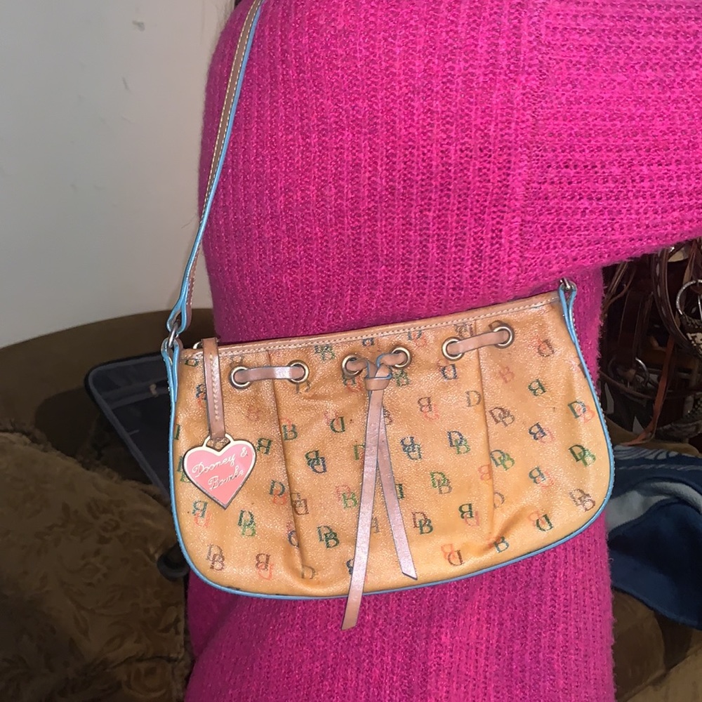 Vintage Dooney & Bourke shoulder bag
